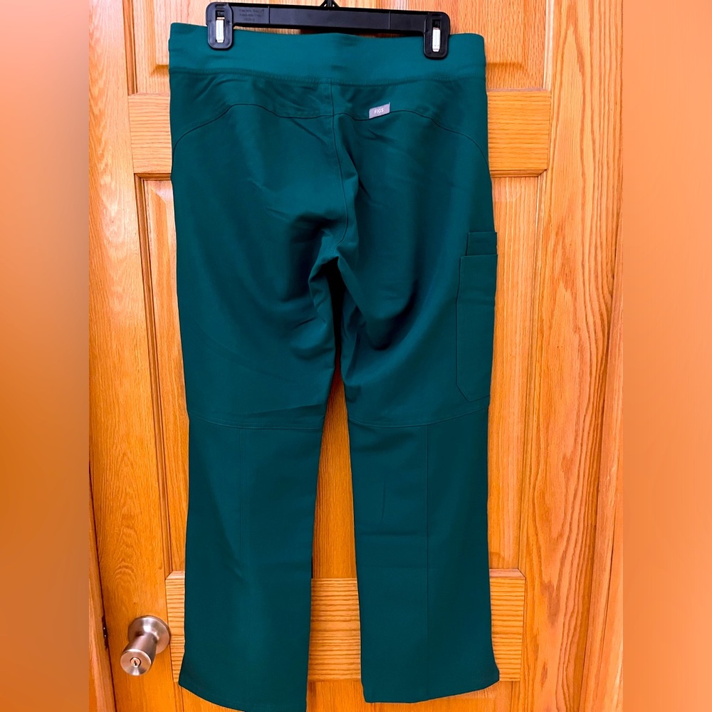 Figs Kade Scrub Pants - Picture 2 of 3